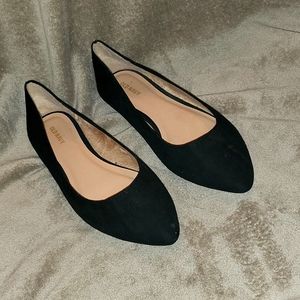Old Navy Black Pointer Flats
